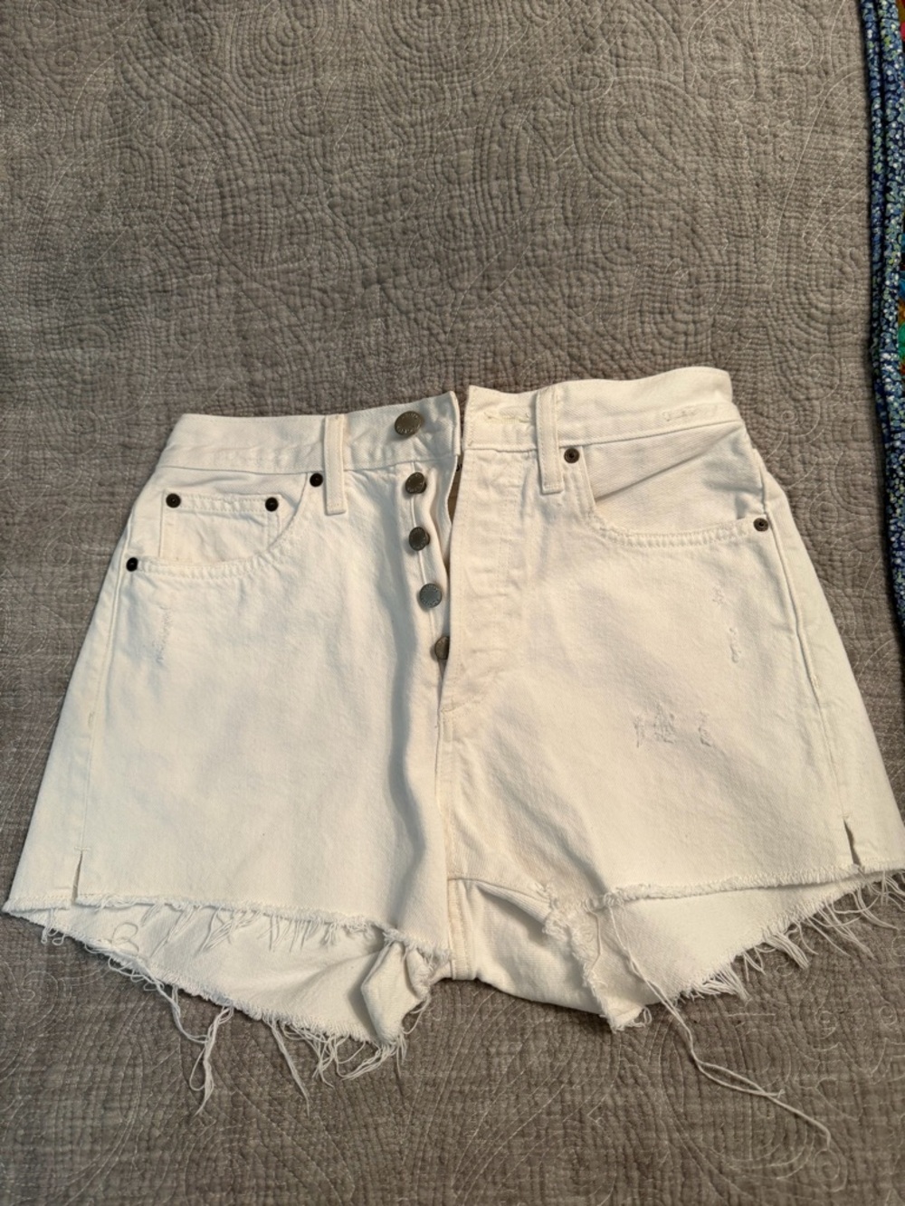 Denim Forum White High-Rise Button-Fly Denim Shorts with Frayed Hem